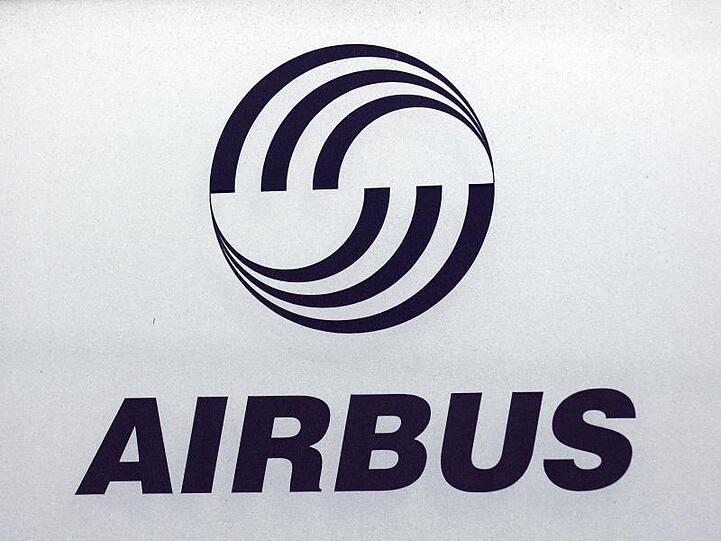 Mitarbeiter von Airbus stehen im Verdacht, sich unerlaubt Unterlagen über zwei Rüstungsprojekte der Bundeswehr beschafft zu haben.