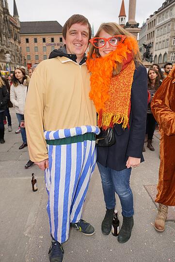 In München läuft die heiße Phase der närrischen Zeit, die Faschingsfans genießen die Highlights: "München narrisch" (bis 9. Februar), den Rosenmontag (8. Februar) und am Faschingsdienstag (9. Februar) der traditionelle Tanz der Marktfrauen auf dem Viktualienmarkt. Die Bilder vom Sonntag...