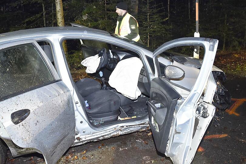 Die Frau wurde nach dem heftigen Aufprall bewusstlos aufgefunden.