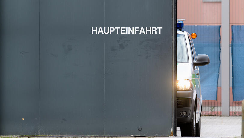 Der Häftling der JVA hat seine Matratze angezündet. (Archivbild) Der Häftling der JVA hat seine Matratze angezündet. (Archivbild)
