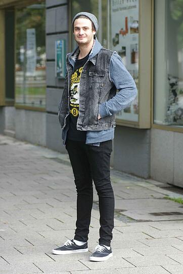 Student Patrick Millet (20): &bdquo;In Schwabing ist man zentral, obwohl man nicht mittendrin ist &ndash; wie etwa am Marienplatz. Schwabing ist nicht hochnäsig sondern bodenständig und hat Platz für Subkultur &ndash; so etwa in den Bars, Cafés und Restaurants und Kulturkneipen &ndash; und im Englischen Garten. 
In diesem Stadtteil macht es Freude, mit Freunden und Freundinnen unterwegs zu sein. Es gibt immer wieder einiges zu entdecken. Und es ist super, dass es so viele Radlwege gibt &ndash; davon kann ich als begeisterter Radfahrer gar nicht genug kriegen.&ldquo;