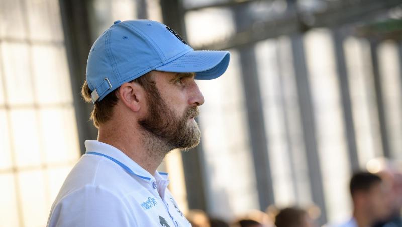 Trainer Daniel Bierofka von 1860 München steht vor Spielbeginn am Spielfeldrand. Foto: Matthias Balk/Archivbild Trainer Daniel Bierofka von 1860 München steht vor Spielbeginn am Spielfeldrand. Foto: Matthias Balk/Archivbild