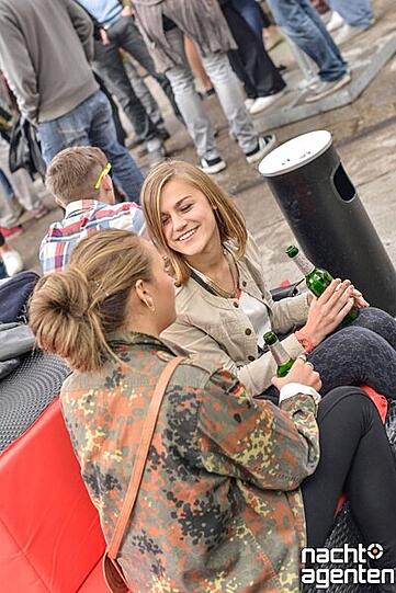 Unter dem Motto IHR WOLLT ES NICHT ANDERS - feierte der Rave Autonimca sein letztes große Open-Air des Jahres, in der Storchenburg, am Ostbahnhof. Mehr Bilder unter: www.nachtagenten.de