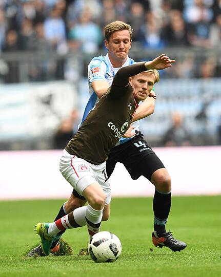 KAI BÜLOW NOTE 4: Zuverlässiger Job als Kapitän und rustikaler Abräumer. Aber: Verschleppt öfter das Spieltempo und hatte (Geschwindigkeits-)Probleme beim schnellen Paulianer Umschaltspiel.