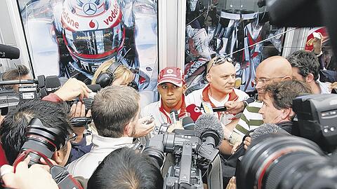 In Erklärungsnotstand: Mercedes-Pilot Lewis Hamilton.