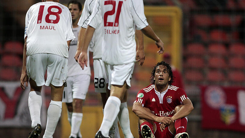 Ratlos in Liga drei bei den Bayern-Amateuren: Weltmeister Luca Toni. Ratlos in Liga drei bei den Bayern-Amateuren: Weltmeister Luca Toni.