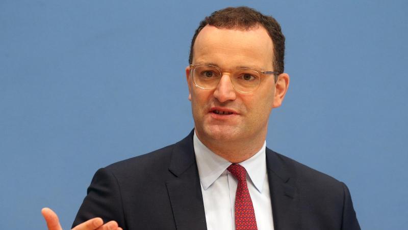 Bundesgesundheitsminister Jens Spahn spricht in der Bundespressekonferenz.