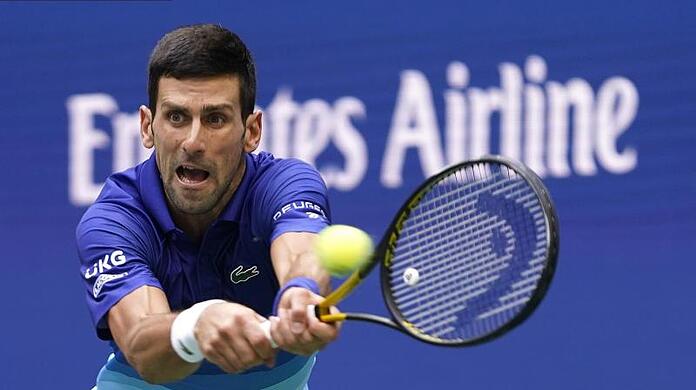 Beantwortet Fragen nach seinem Impfstatus nicht: Novak Djokovic in Aktion.