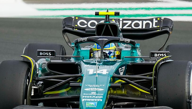 Fernando Alonso aus Spanien vom Team Aston Martin in Aktion.