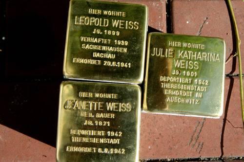 Stolpersteine, die der Erinnerung auf die Sprünge helfen sollen.