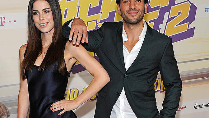 Lena Meyer Landruth singt den Titelsong von "Fck Ju Göhte 2", neben ihr Hauptdarsteller Elyas M'Barek. Lena Meyer Landruth singt den Titelsong von "Fck Ju Göhte 2", neben ihr Hauptdarsteller Elyas M'Barek.