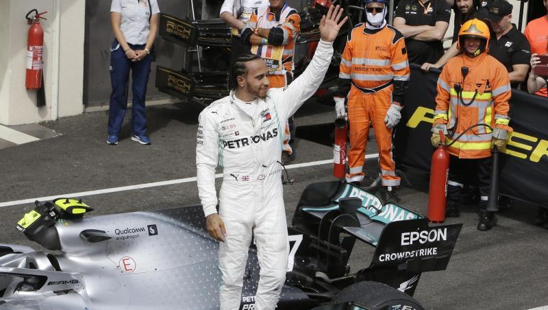 Findet kritische Worte: Formel-1-Weltmeister Lewis Hamilton. Findet kritische Worte: Formel-1-Weltmeister Lewis Hamilton.