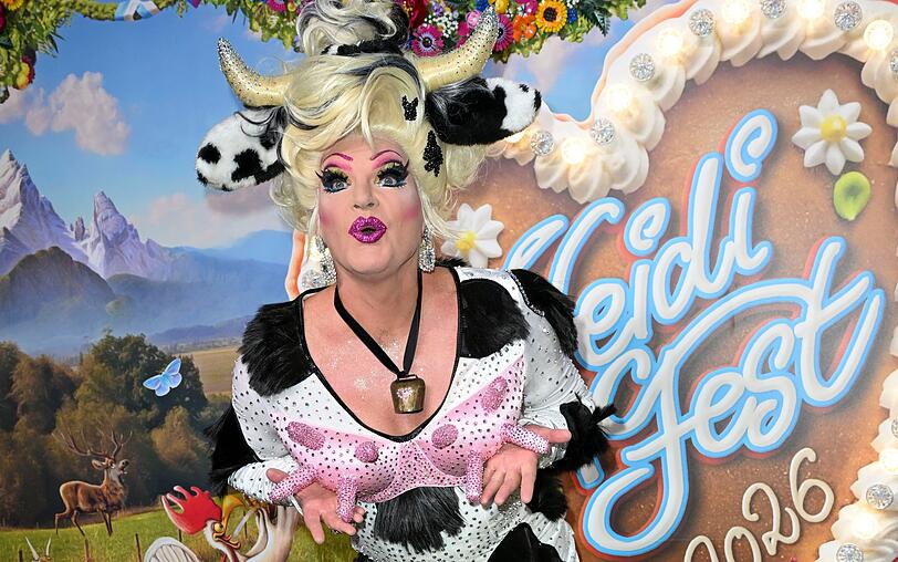 Tierisch: Olivia Jones kam als Kuh. Gemeinsam mit ihren Dragqueen-Freundinnen unterstützte sie Heidi bei der Moderation. Tierisch: Olivia Jones kam als Kuh. Gemeinsam mit ihren Dragqueen-Freundinnen unterstützte sie Heidi bei der Moderation.