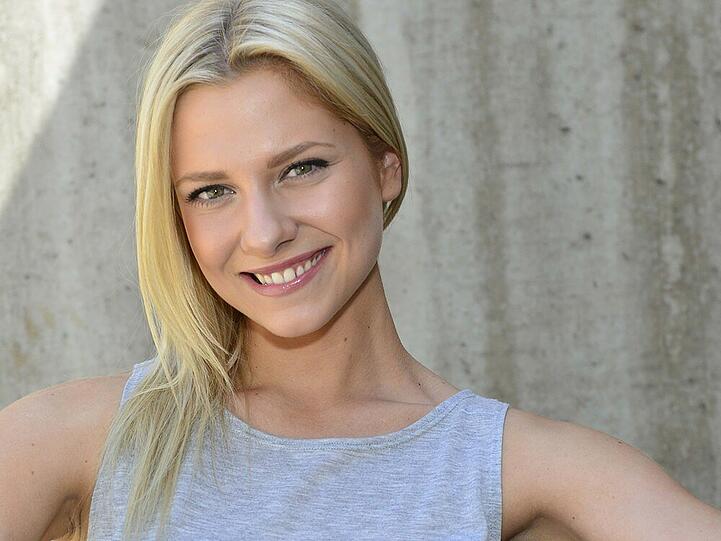 Valentina Pahde(26) hat gerade mit „Sunny – Wer bist Du wirklich?“ ihre eigene Serie bekommen. Nun tritt sie in die Fußstapfen ihrer Schwester Cheyenne, die 2017 schon mitgetanzt hat.