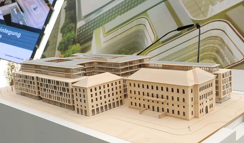 So soll sie einmal aussehen. Ein Model der Siemens-Zentrale am Wittelsbacher Platz.