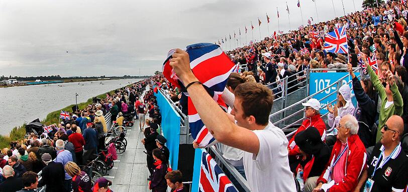 Nicht nur die Sportler, auch die Fans gaben in den vergangenen zwei Wochen bei den olympischen Spielen in London richtig Gas. Mal ausgefallen und verrückt, mal einfach nur traditionell, aber immer mit einem Lächeln im Gesicht - hier sehen Sie die schönsten Impressionen von den Tribünen.
