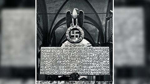 Das "Ehrenmal" der Nazis, das 1945 demontiert wurde.