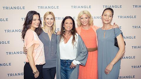 Die Shop-Eröffnung von Triangle ließen sich Suzan Anbeh, Kelly Rutherford, Christine Neubauer, Eva Habermann und Jeanette Hain (v.l.) nicht entgehen. Die Bilder aus den Riem Arcaden.