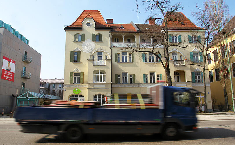 Es gibt noch wenige von den schönen alten Häusern, die das alte Milbertshofen prägten. Die meisten mussten Wohnblocks weichen.