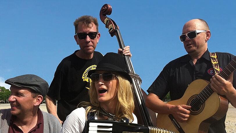 Die Gerner Zipfeklatscher und die Polkadolls sind am Sonntag, 8. Dezember, im Viertel zu Gast. Die Gerner Zipfeklatscher und die Polkadolls sind am Sonntag, 8. Dezember, im Viertel zu Gast.