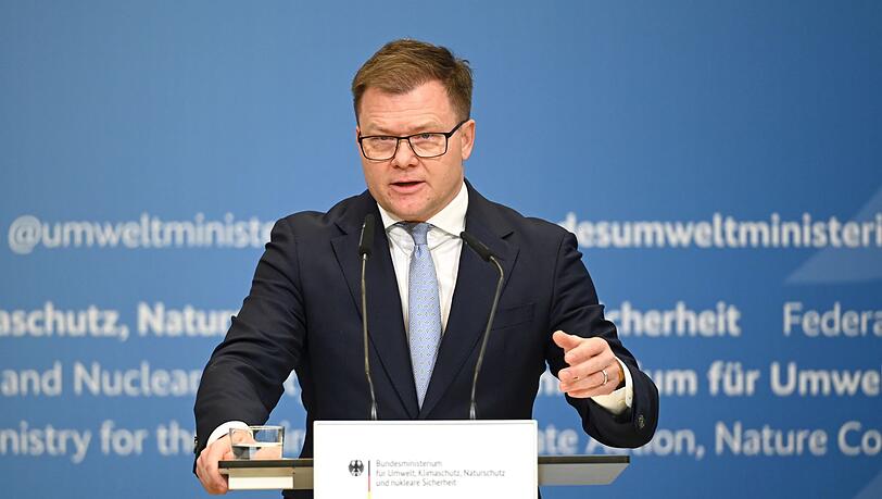 "Richtig geile Autos" bringen die deutschen Hersteller nach Ansicht von Bundesumweltminister Carsten Schneider (SPD) auf den Markt f&uuml;r Elektroautos.