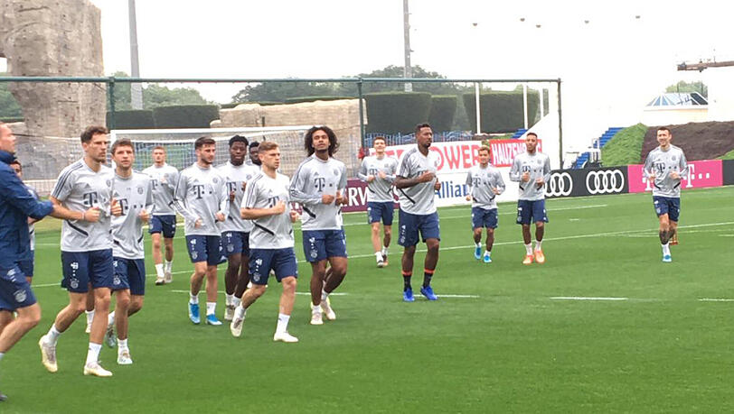 Joshua Zirkzee trainierte am Freitag wieder mit der Mannschaft. Joshua Zirkzee trainierte am Freitag wieder mit der Mannschaft.