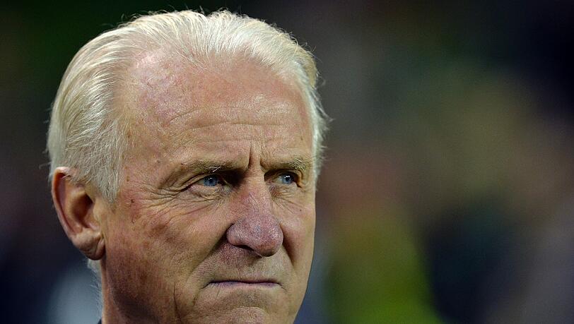 „Ich bin sicher, die Spieler können eine Antwort geben“, sagte Trapattoni – mehr flehend als überzeugt. „Ich bin sicher, die Spieler können eine Antwort geben“, sagte Trapattoni – mehr flehend als überzeugt.