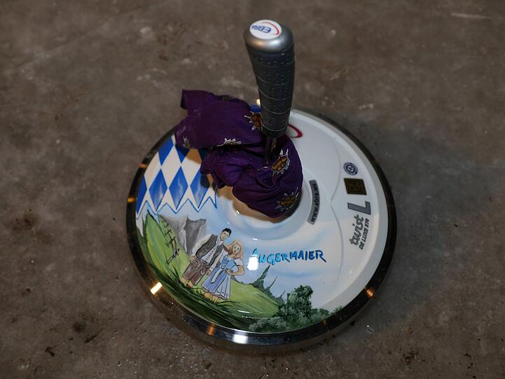 Promi-Eisstockschießen 2015 mit Trachten Angermaier: Die Bilder vom Event.
