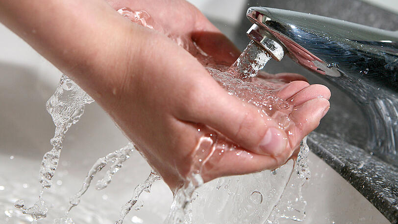 In einem Trinkwasser-Hochbehälter in Zellingen (Landkreis Main-Spessart) wurden Fäkalkeime gefunden, die Durchfall auslösen können.