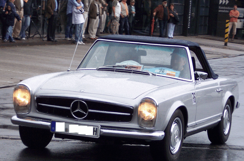 Das ist ein Mercedes 280 SL Cabrio &ndash; in dem Fall ein Oldtimer von 1971.