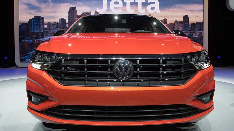 VW wartet ebenfalls mit einer Premiere auf: Dem für den US-Markt wichtigen Jetta.