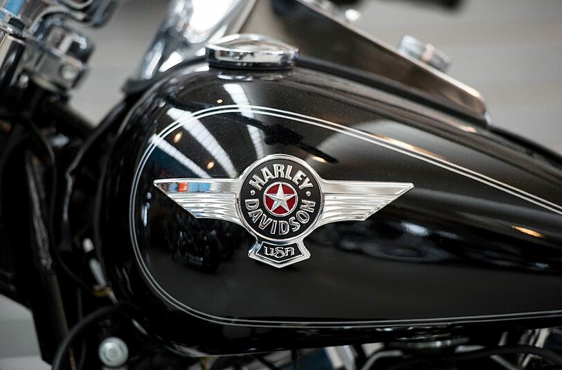 Unfall auf der Dachauer Straße: Ein Münchner verlor die Kontrolle über seine Harley-Davidson - er verletzte sich bei dem Sturz nur leicht.