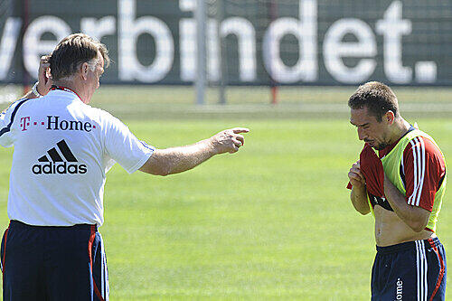 Trainer Louis van Gaal und Franck Ribéry werden sich zusammenraufen. Das glaubt jedenfalls Bayern-Präsident Franz Beckenbauer.