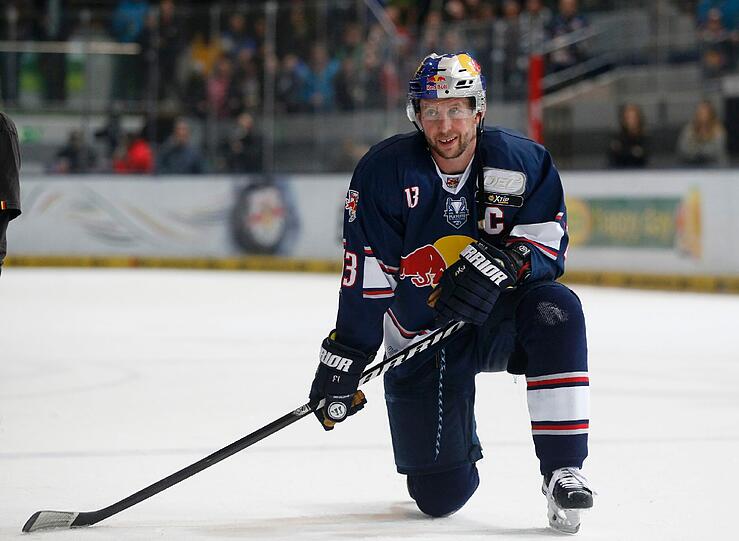 EHC-Kapitän Michael Wolf und sein Team hatten am Freitagabend keinen Grund zum Feiern.