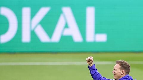 Leipzigs Trainer Julian Nagelsmann hofft auf einen Erfolg im Pokalfinale gegen den BVB..