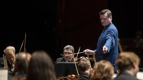 Christian Thielemann und die Wiener Philharmoniker im Großen Festspielhaus der Salzburger Festspiele.