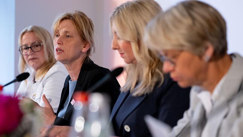 Die Bildungsminister der L&auml;nder haben gemeinsame Ziele und Ma&szlig;nahmen zur St&auml;rkung der Medienkompetenz in der Schule verabschiedet. (Symbolbild)