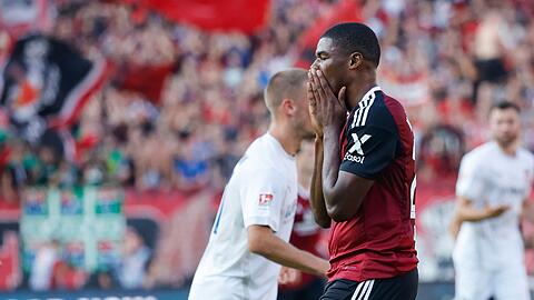 Der Nürnberger Kwadwo Duah reagiert auf eine Aktion.