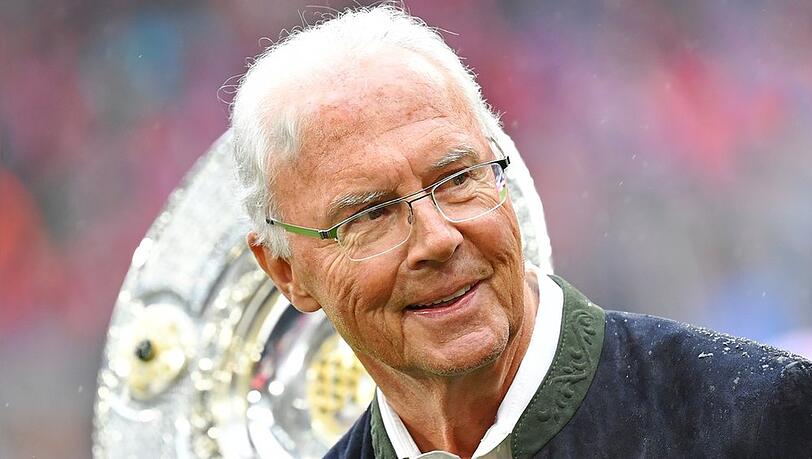 Die Fußball-Legende Franz Beckenbauer ist im Januar 2024 gestorben.