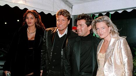 Ein Bild aus der Vergangenheit: Dieter Bohlen mit seiner damaligen Lebensgefährtin Nadja Abd el Farrag und Thomas Anders mit seiner Ehefrau.