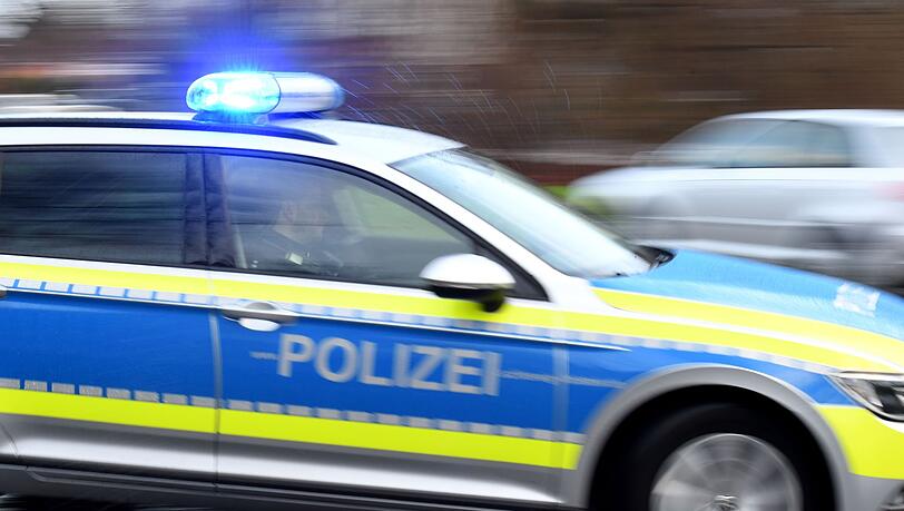 Bei der Unfallaufnahme stellte die Polizei fest, dass der 75-J&auml;hrige unter Alkoholeinfluss stand. (Symbolbild)
