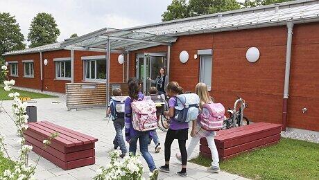 Der Eingang zum Kinder- und Jugendhaus der Johanniter. Der Eingang zum Kinder- und Jugendhaus der Johanniter.