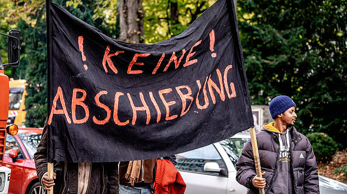 Demonstration gegen die Abschiebung von Flüchtlingen in München. (Archivbild)