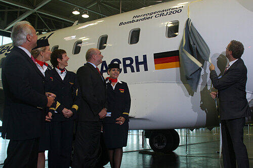 Taufe am Nürnberger Flughafen im Herbst 2008: Seitdem startet die &bdquo;Herzogenaurach&ldquo; durch.