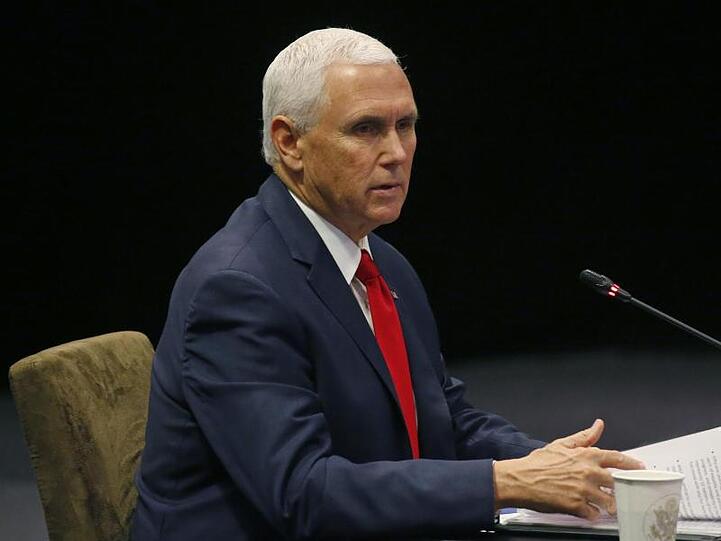 Mike Pence, Vizepräsident der USA, gibt zu Beginn des Asean-USA-Gipfels im Rahmen des 33. Asean-Gipfels eine Erklärung ab.
