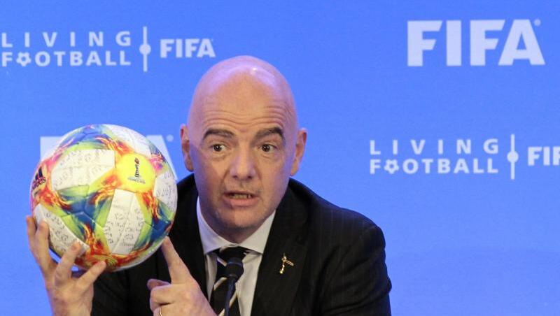 Muss für seine Expansionspolitik noch reichlich Überzeugungsarbeit leisten: FIFA-Präsident Gianni Infantino. Muss für seine Expansionspolitik noch reichlich Überzeugungsarbeit leisten: FIFA-Präsident Gianni Infantino.