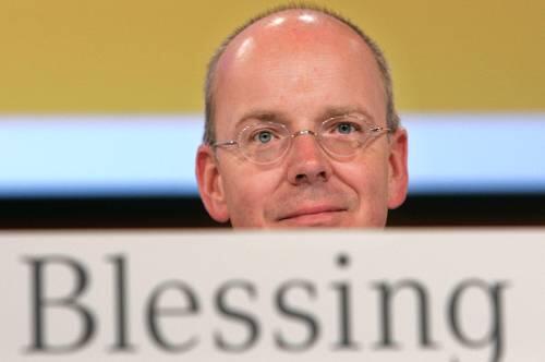 Commerzbank-Chef Martin Blessing darf künftig "nur" noch 500.000 Euro jährlich verdienen.