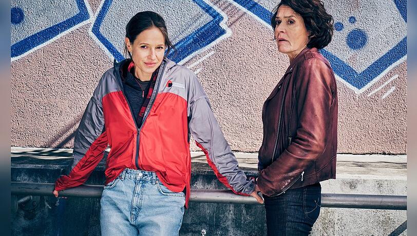 Lisa Bitter (l.) spielt seit 2014 Johanna Stern an der Seite von Ulrike Folkerts als Lena Odenthal in den Ludwigshafener "Tatort"-Krimis.
