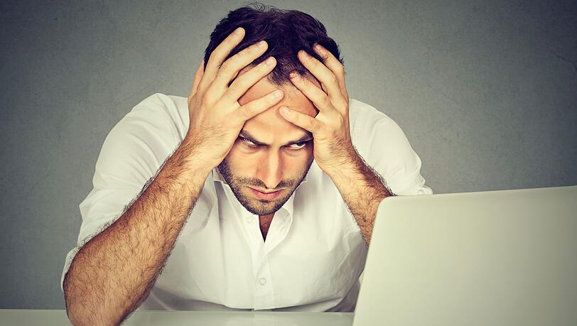 Wenn der Computer uns wieder einmal in den Wahnsinn treibt, gibt es manchmal eine ganz einfache Lösung: Neustart. Doch warum hilft das eigentlich? Wenn der Computer uns wieder einmal in den Wahnsinn treibt, gibt es manchmal eine ganz einfache Lösung: Neustart. Doch warum hilft das eigentlich?