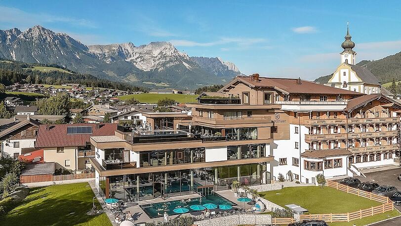 Das vielleicht schönste Urlaubsgefühl: Vom einem erfüllenden Tag in der farbenfrohen Natur zurück ins Hotel zu kommen. Das vielleicht schönste Urlaubsgefühl: Vom einem erfüllenden Tag in der farbenfrohen Natur zurück ins Hotel zu kommen.
